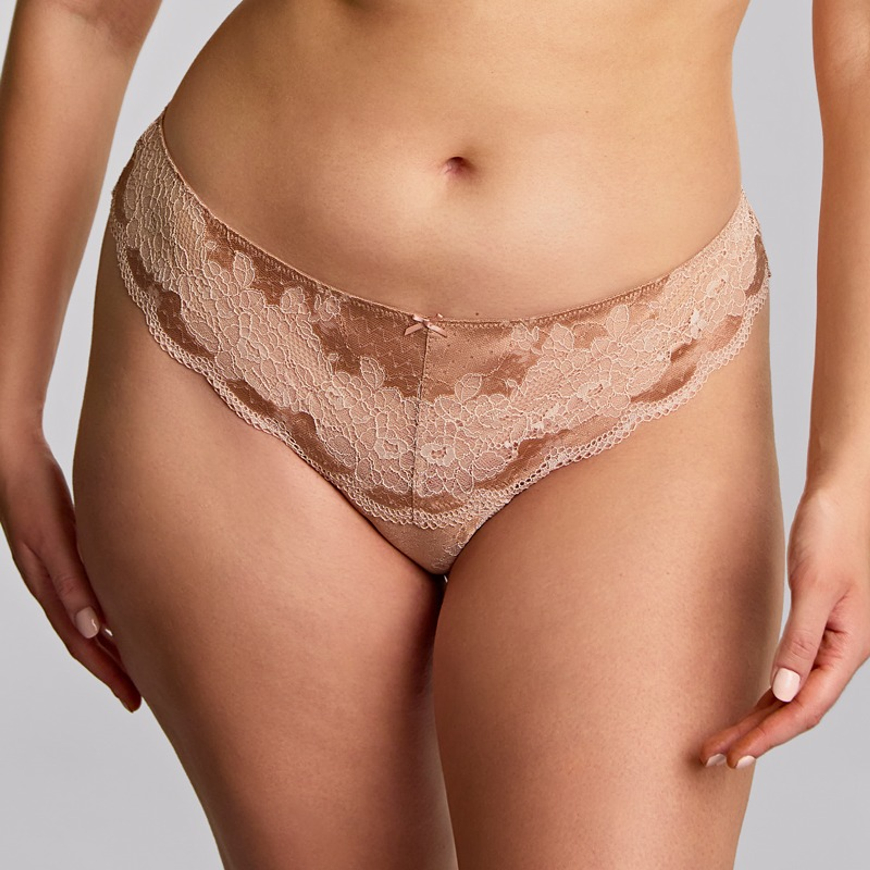 Clara String
