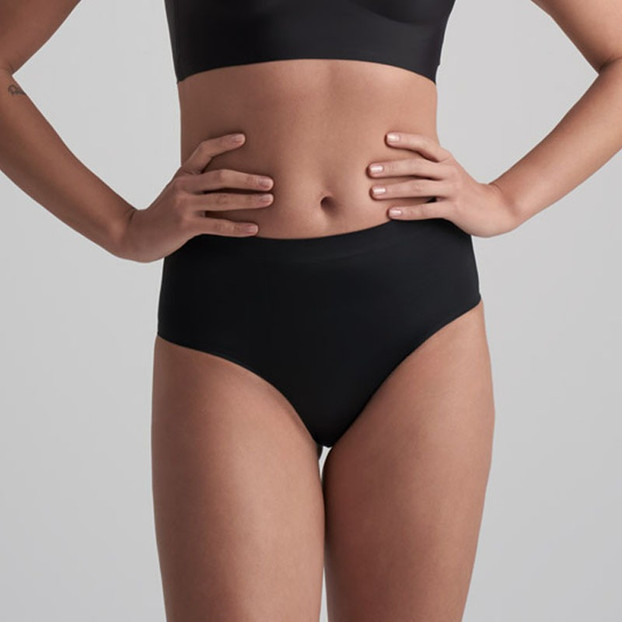 Bye Bra Invisible Corrigerende High Waist Slip Black