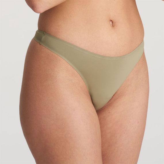 Color Studio Blonde String 24